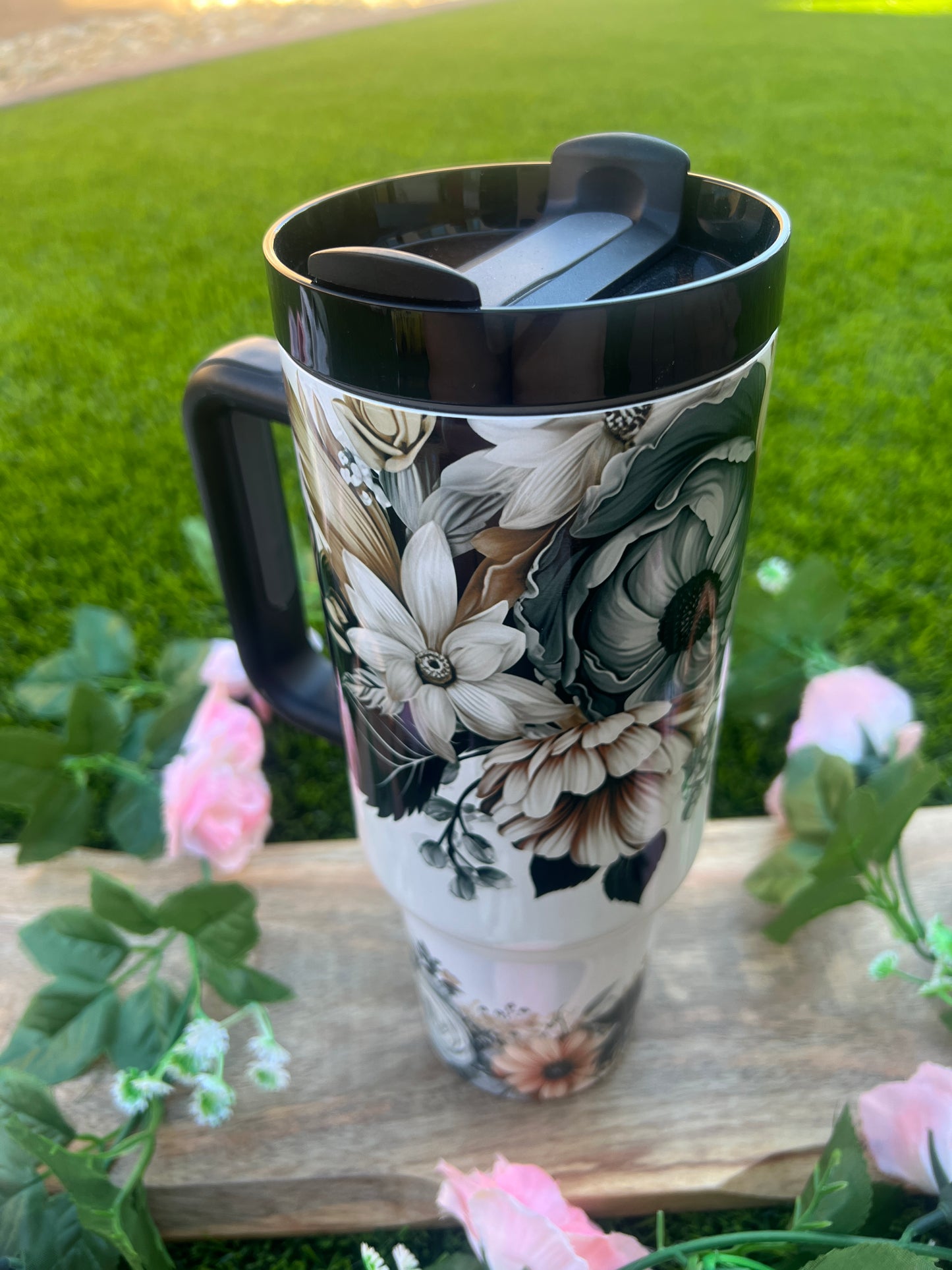 40oz Dark Floral Quencher